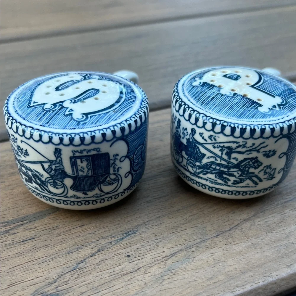 Royal China Currier & Ives Ceramic Salt and Pepper Shakers Vintage Ceramic Set